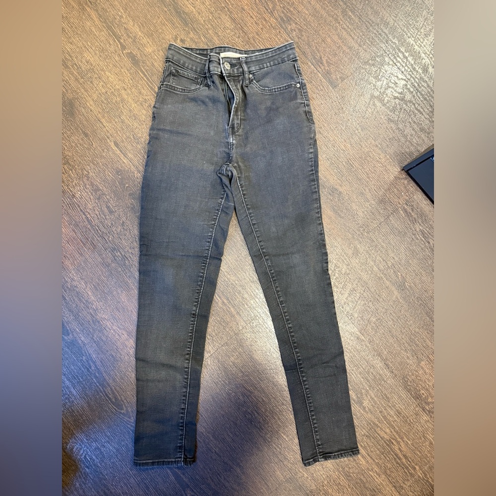 Levi’s 721 High Rise Skinny Dark Wash Denim Jeans - Size 27